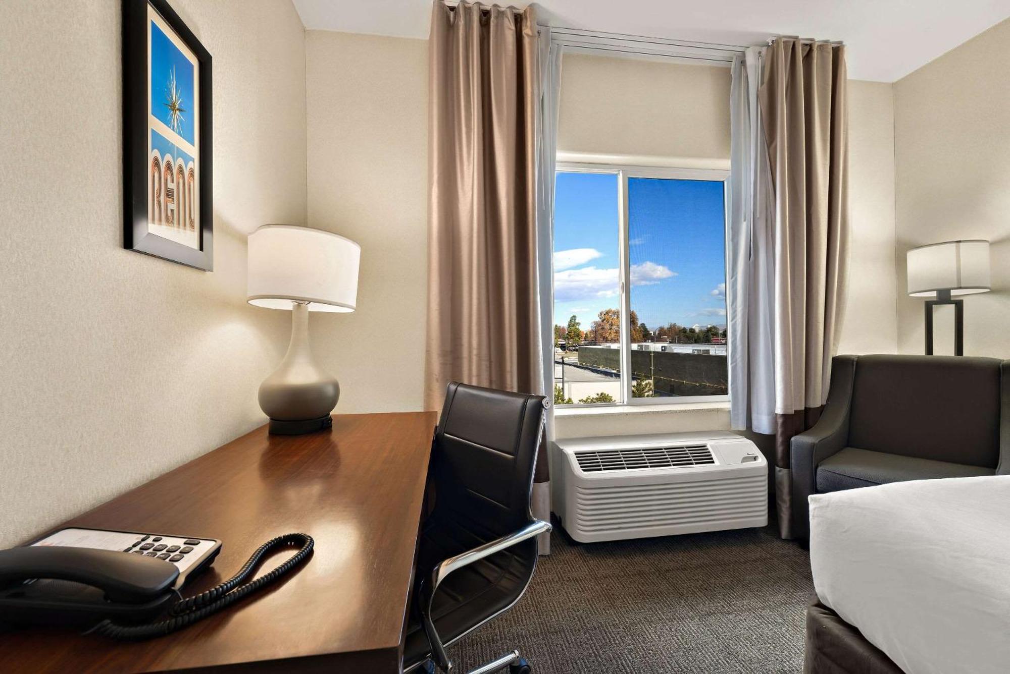 Comfort Inn & Suites Airport Convention Center Ріно Екстер'єр фото