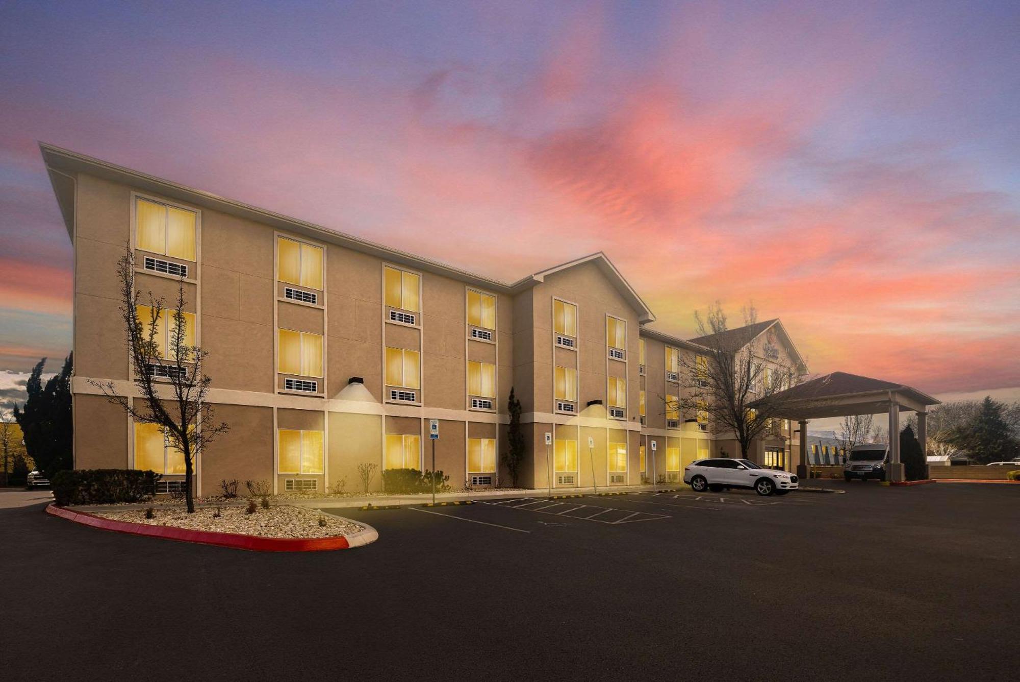 Comfort Inn & Suites Airport Convention Center Ріно Екстер'єр фото